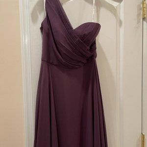 Party/ Formal dress with one shoulder, full skirt